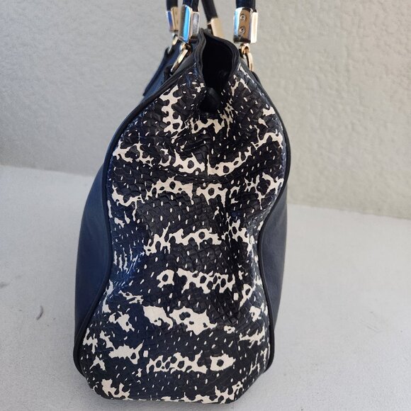 Like New Coach Minetta Black & Python Leather Shoulder Bag Purse - Picture 4 of 15